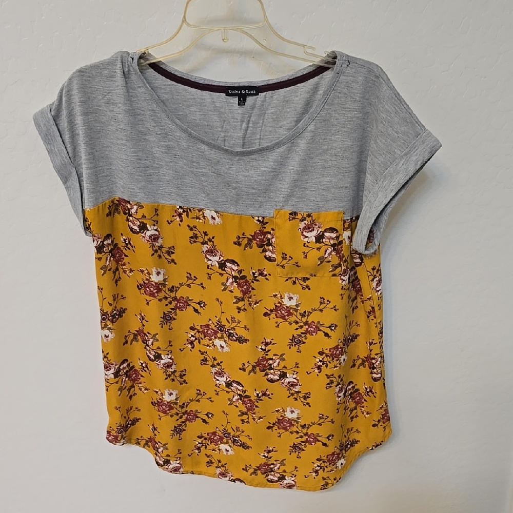 Vince Camuto Gray and Mustard Floral Short Sleeve Top